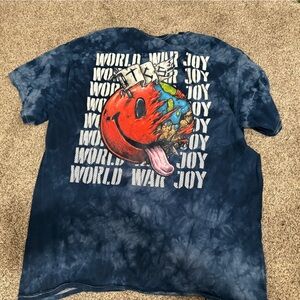 Blue Chain Smokers concert shirt